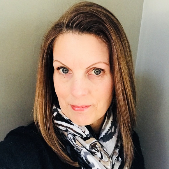 Meet your Posher, Jill - Picture 1 of 7